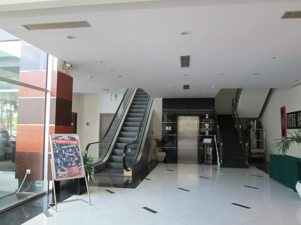 A' Bahtera Residence Klandasan Kecil Exterior photo